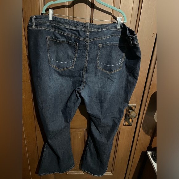 Plus size Flare Jeans - Picture 2 of 3